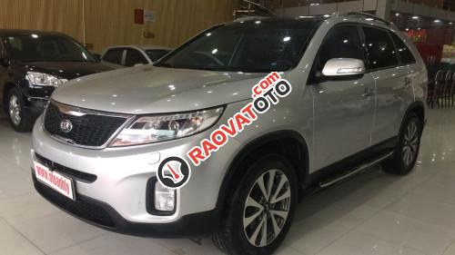 Cần bán gấp Kia Sorento 2.2AT AT sản xuất 2015-10