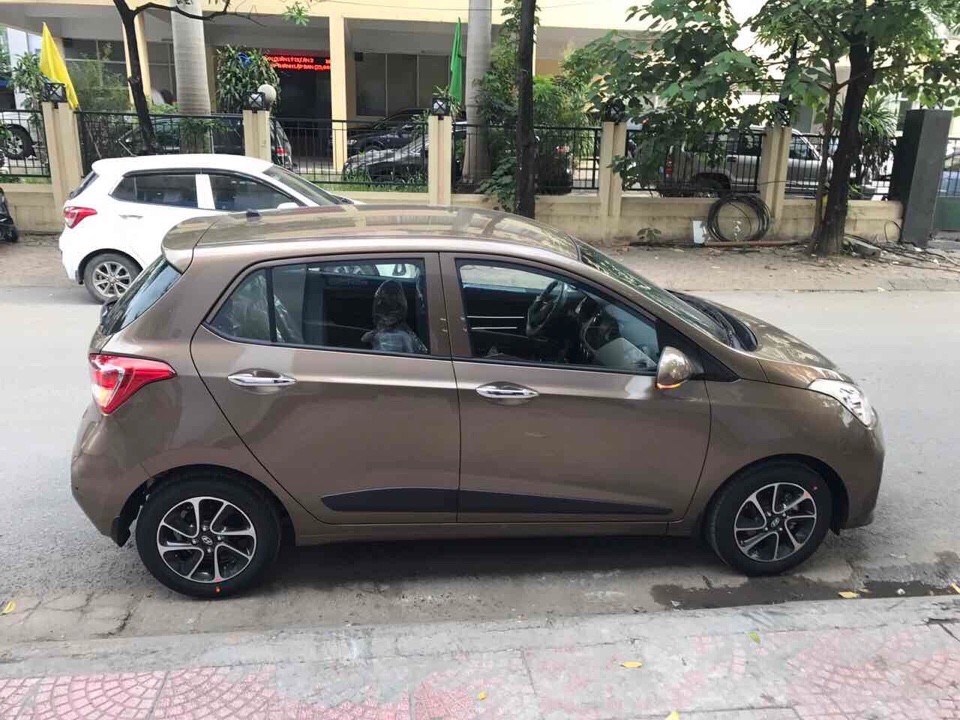 Bán xe Hyundai Grand i10 đời 2017, màu trắng, nhập khẩu  -8