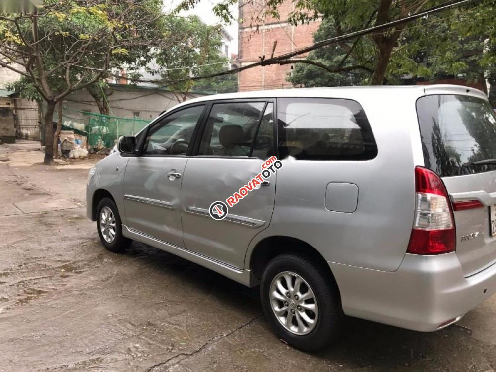 Bán ô tô Toyota Innova 2.0E đời 2014, màu bạc, số sàn giá cạnh tranh-1