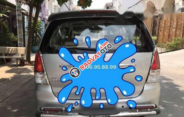 Cần bán gấp Toyota Innova G đời 2010, màu bạc-0