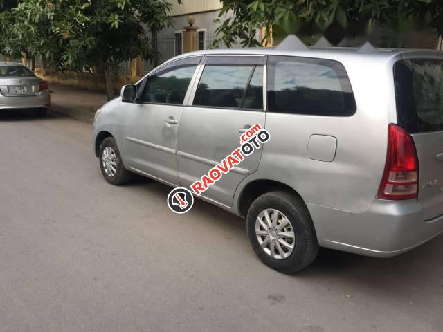 Bán lại xe Toyota Innova 2008, màu bạc, giá 243tr-3