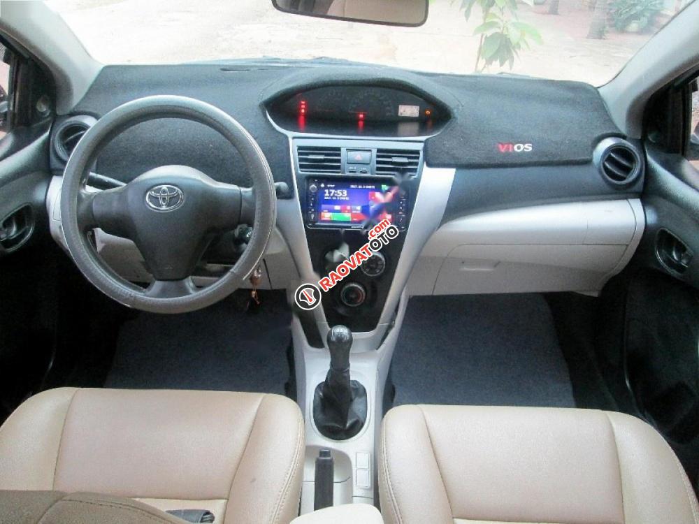 Cần bán gấp Toyota Vios E đời 2009, màu bạc, giá tốt-4