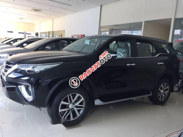 Cần bán xe Toyota Fortuner 2.7 V 2017, màu đen-2