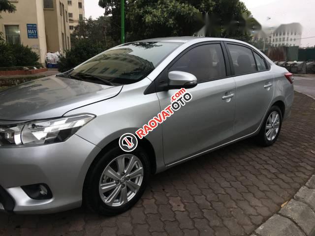 Cần bán Toyota Vios 1.5E 2015, màu bạc số sàn, giá tốt-2