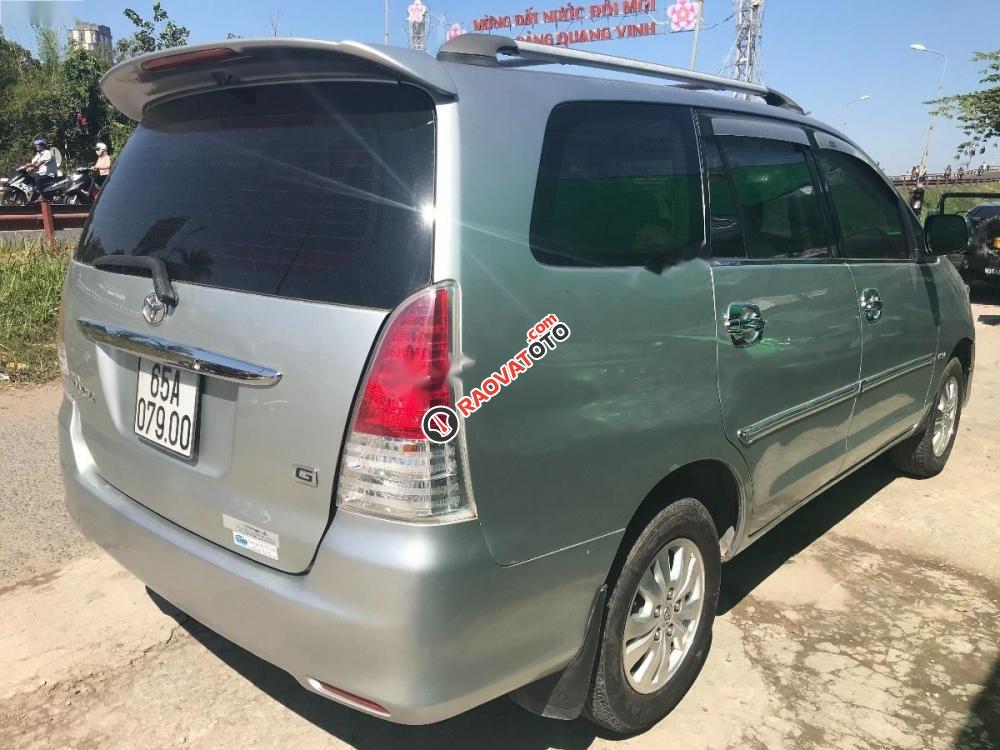 Cần bán gấp Toyota Innova G đời 2009, màu bạc xe gia đình-5