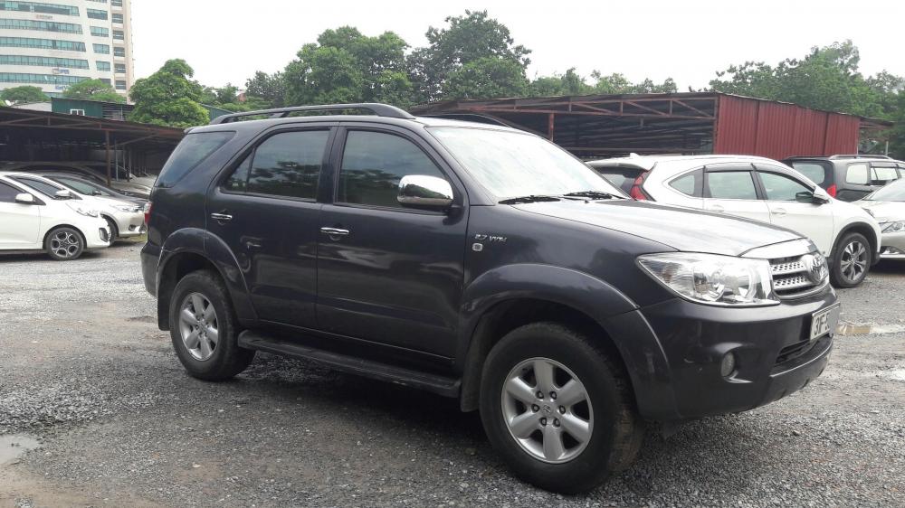 Chính chủ bán Toyota Fortuner đời 2010, màu đen, nhập khẩu -4