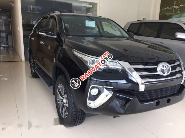 Cần bán xe Toyota Fortuner 2.7 V 2017, màu đen-1