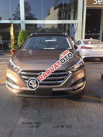 Cần bán xe Hyundai Tucson đời 2017, màu nâu, giá 760tr-0