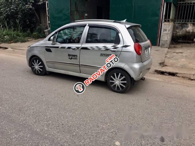 Bán lại xe Chevrolet Spark đời 2010, màu bạc-2