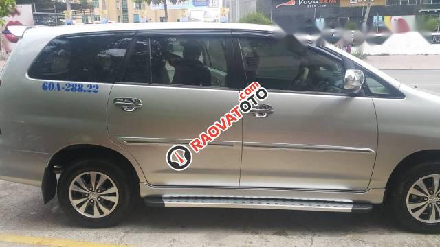 Bán Toyota Innova đời 2016, màu bạc-4