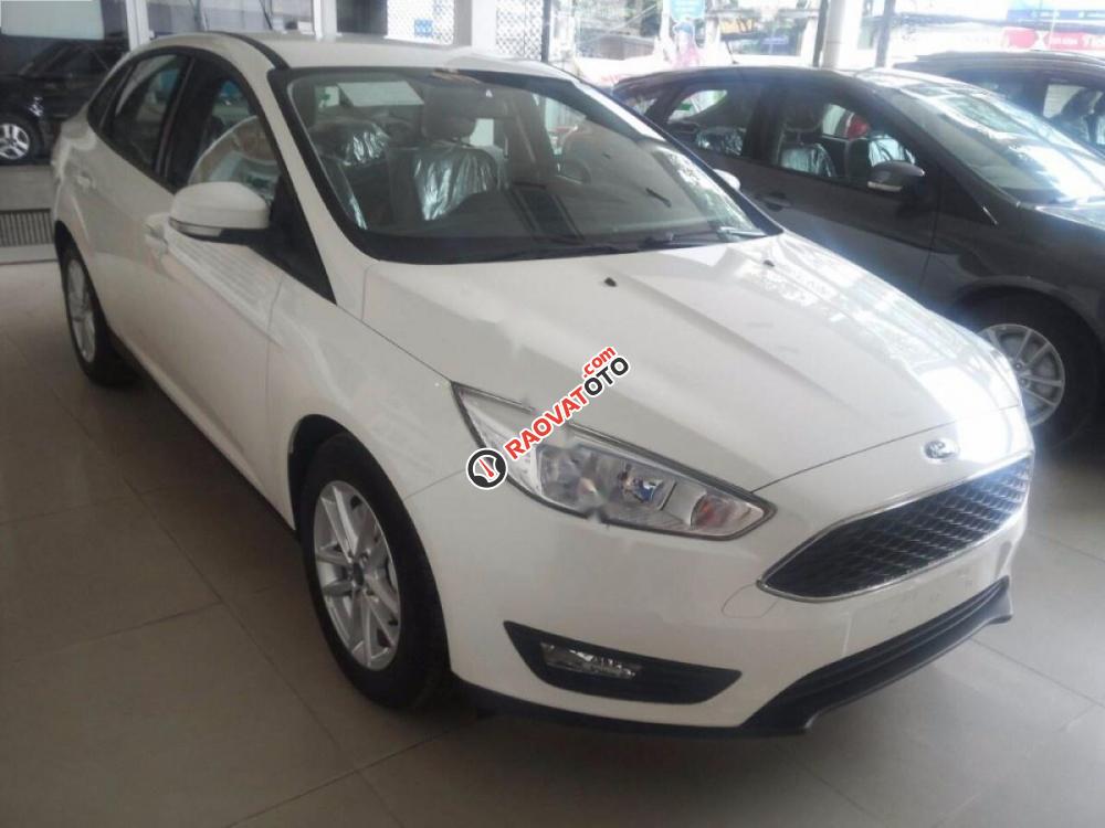 Bán ô tô Ford Focus đời 2017, màu trắng-1