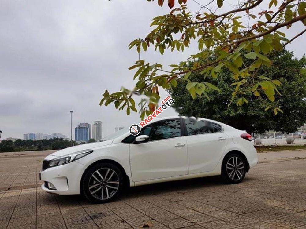 Cần bán lại xe Kia Cerato 1.6AT đời 2016, màu trắng, giá cạnh tranh-1