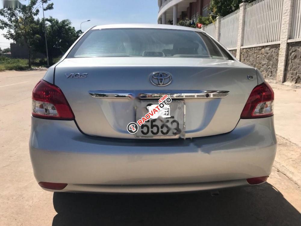 Cần bán gấp Toyota Vios AT đời 2009, màu bạc số tự động-4