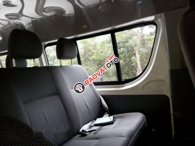 Bán Toyota Hiace đời 2010, màu trắng, giá chỉ 415 triệu-0