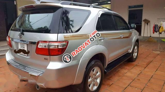 Bán Toyota Fortuner đời 2009, màu bạc chính chủ giá cạnh tranh-1