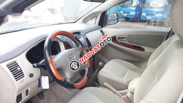 Cần bán gấp Toyota Innova G 2006, màu bạc xe gia đình, giá chỉ 340 triệu-2