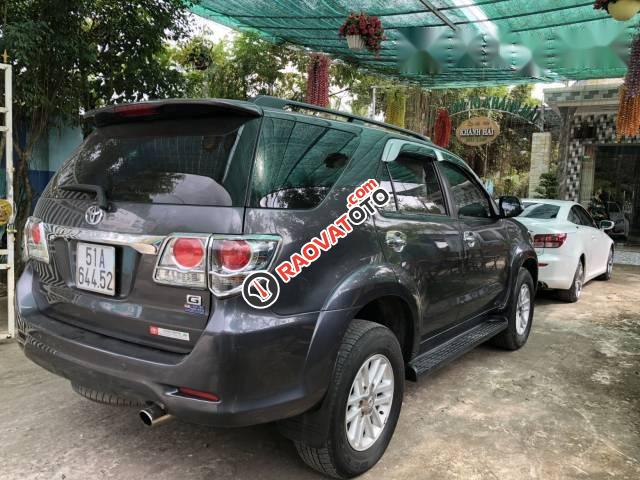 Bán gấp Toyota Fortuner đời 2013 xe gia đình, giá chỉ 765 triệu-1