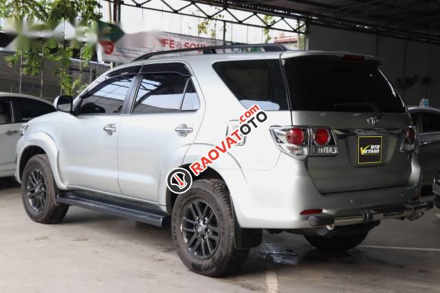 Bán xe Toyota Fortuner G 2.5MT đời 2015, màu bạc, giá 868tr-2