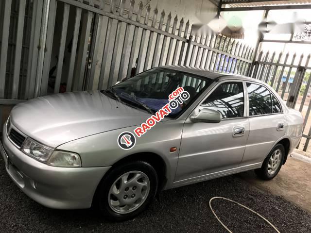 Cần bán gấp Mitsubishi Lancer đời 2001, màu bạc chính chủ-1