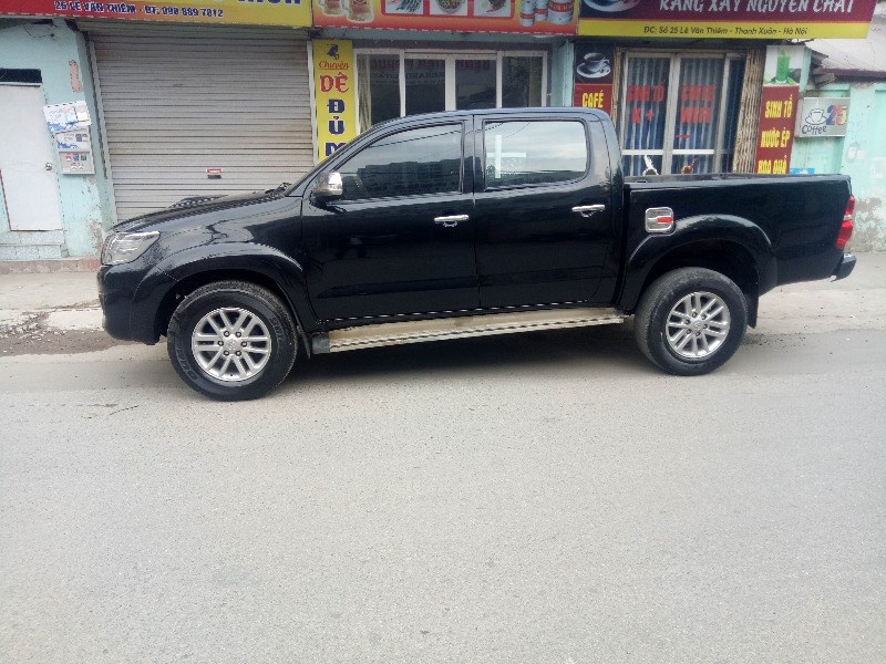 Cần bán gấp Toyota Hilux đời 2012, màu đen, nhập khẩu chính hãng, giá chỉ 435 triệu-1