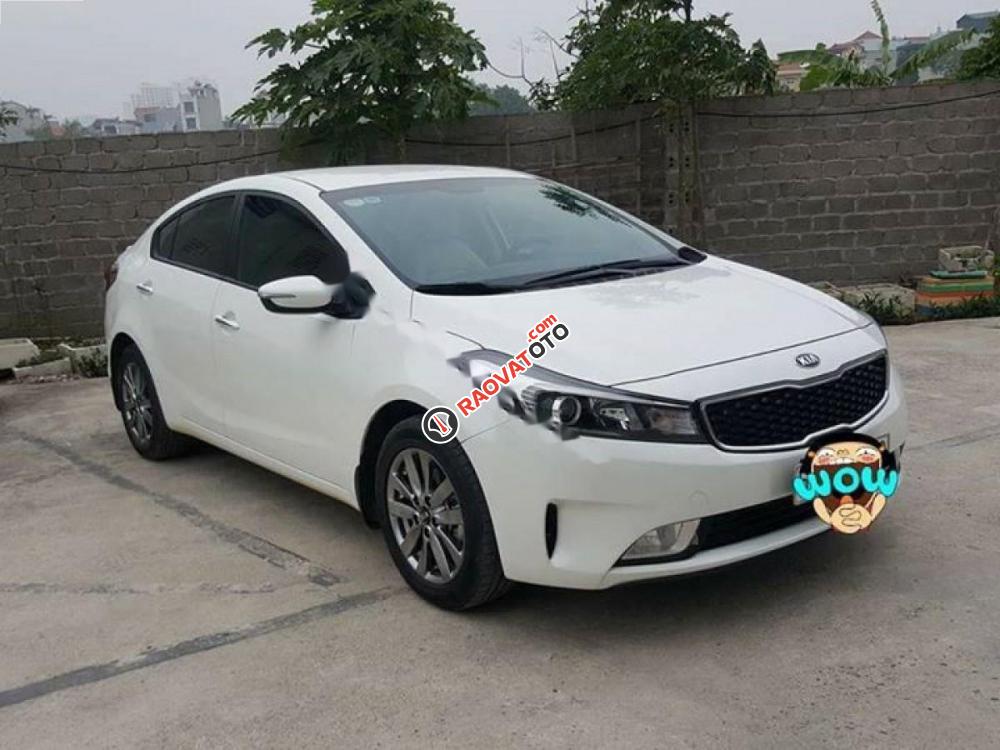 Bán xe Kia Cerato MT đời 2017, màu trắng, 550tr-9