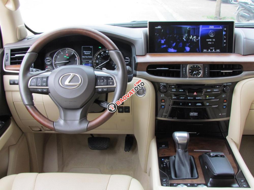 Bán Lexus LX570 2016 màu trắng-9