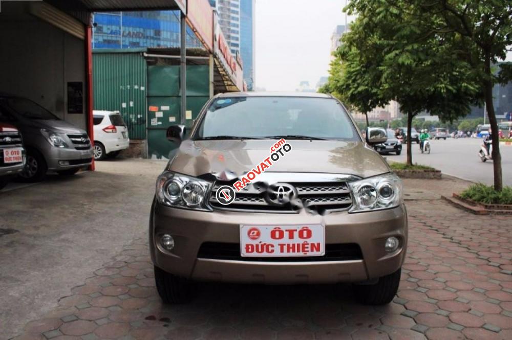 Bán Toyota Fortuner SR5 2.7 AT đời 2011, màu nâu, xe nhập số tự động, giá tốt-2