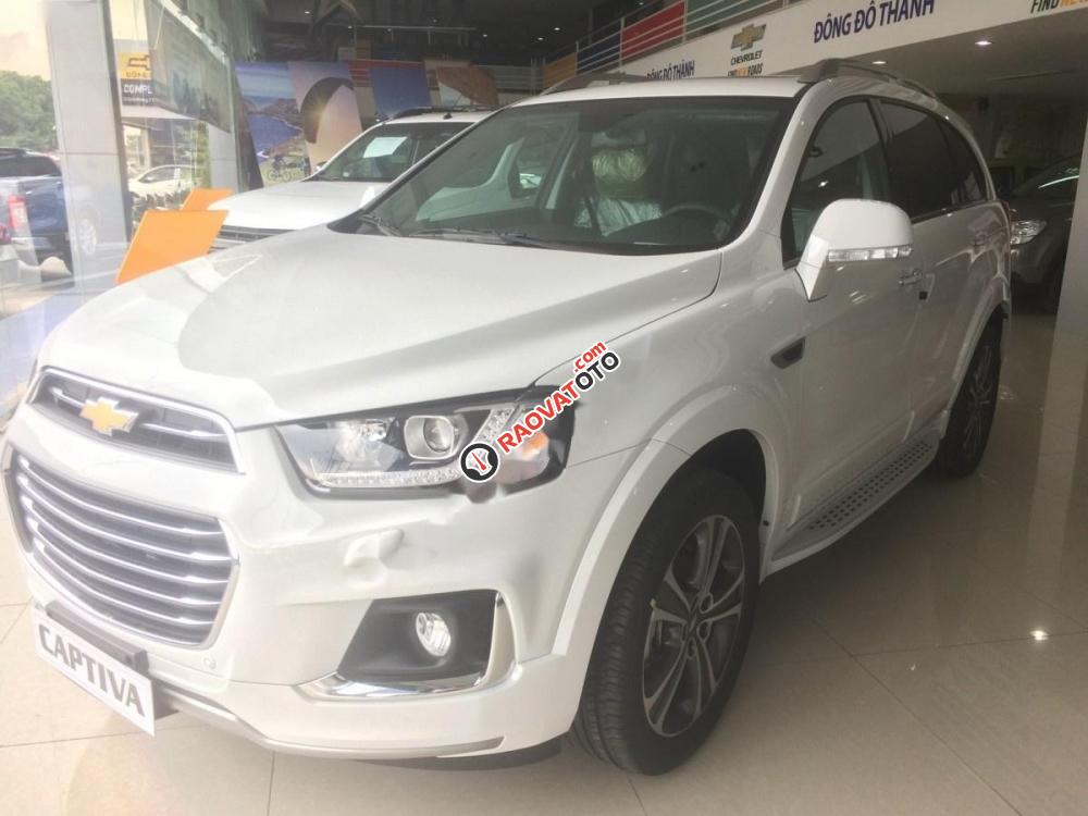 Bán Chevrolet Captiva 2.4 LTZ 2017, màu trắng-3