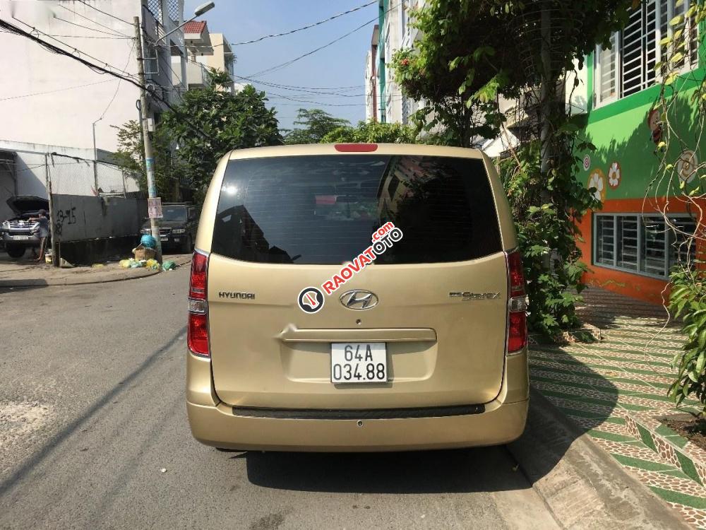 Cần bán xe Hyundai Starex năm 2007, màu vàng, xe nhập, giá 505tr-7