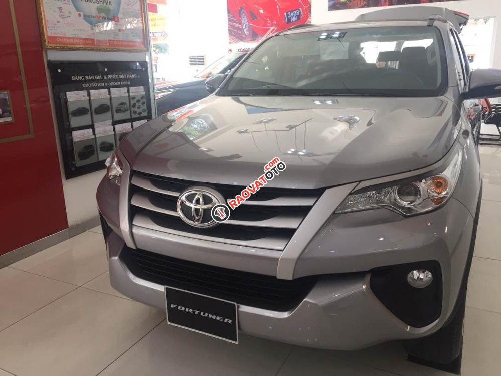 Bán Toyota Fortuner G đời 2018, màu bạc, nhập khẩu nguyên chiếc-1