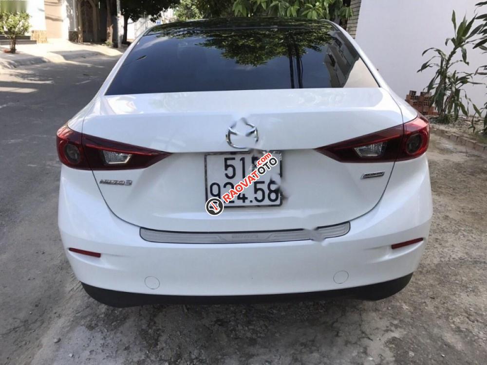 Bán Mazda 3 1.5AT sản xuất 2016, màu trắng xe gia đình, giá tốt-9