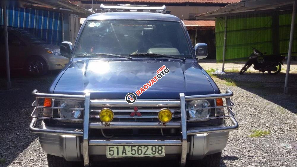 Bán xe Mitsubishi Pajero 3.0 đời 2001, màu xanh lam ít sử dụng-1