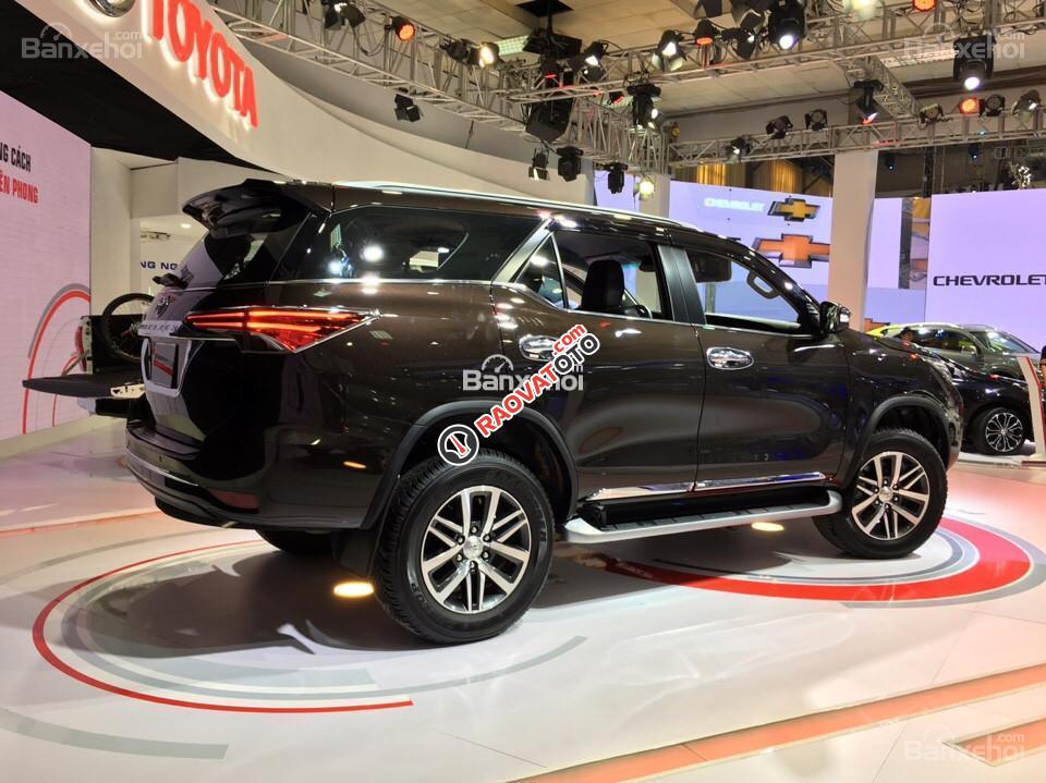 Toyota Fortuner 2017 màu đen - Hỗ trợ mua xe trả góp, thủ tục nhanh gọn/ Hotline: 0973.306.136-9