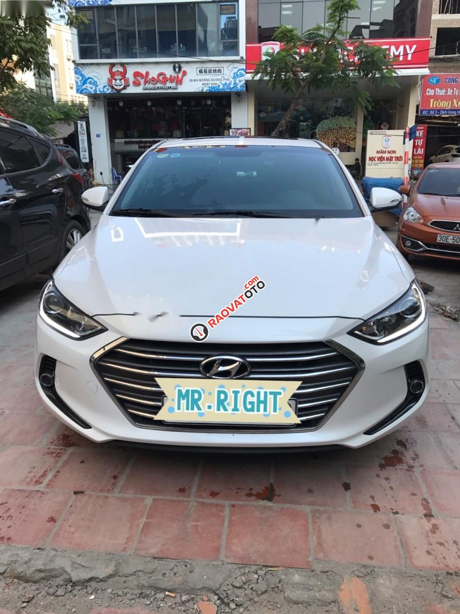 Bán xe Hyundai Elantra 1.6AT năm 2016, màu trắng, giá 622tr-0