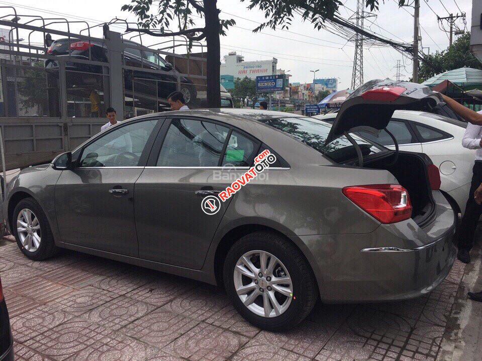 Chevrolet Cruze LT đời 2017, giá cạnh tranh, ưu đãi khủng, LH ngay 0901.75.75.97-Mr. Hoài để được giá tốt-1