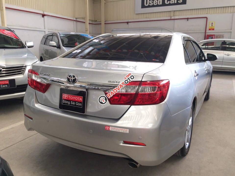 Bán xe Camry 2.5Q sản xuất 2013 màu bạc-3