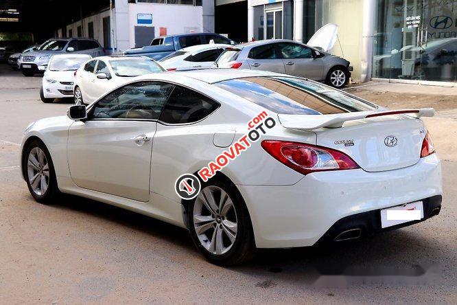 Cần bán xe Hyundai Genesis coupe 2.0 AT đời 2010, màu trắng-4