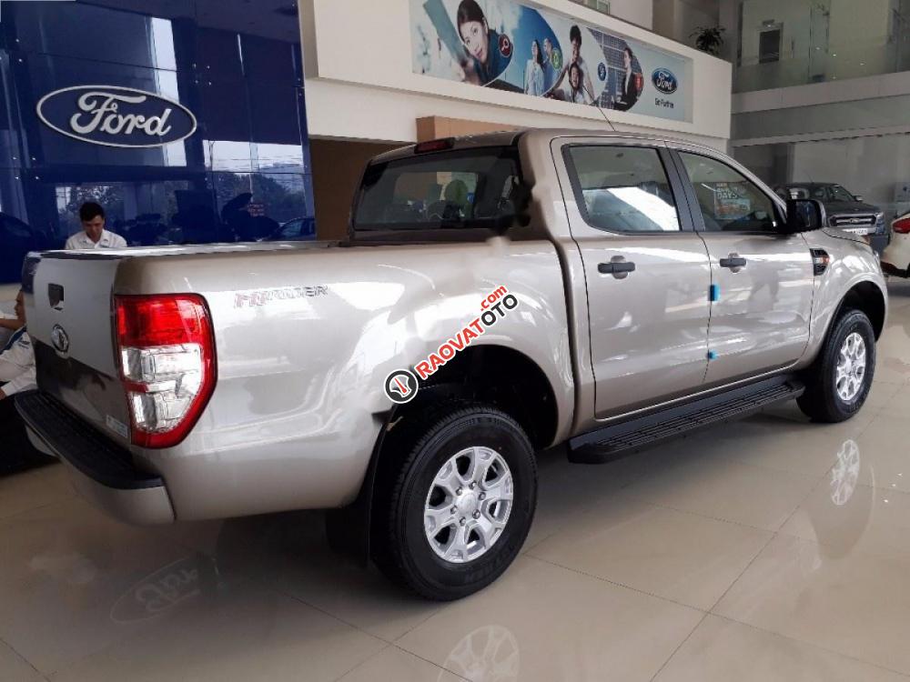 Bán Ford Ranger XLS 2.2L 4x2 MT đời 2017, nhập khẩu nguyên chiếc giá cạnh tranh-2
