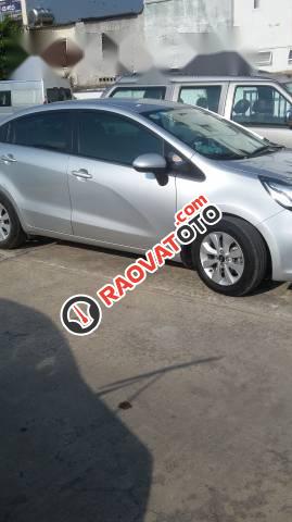 Cần bán Kia Rio đời 2015, màu bạc-2