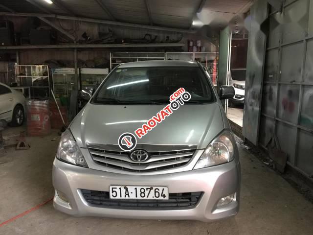 Cần bán lại xe Toyota Innova G MT sản xuất 2008, màu bạc-4