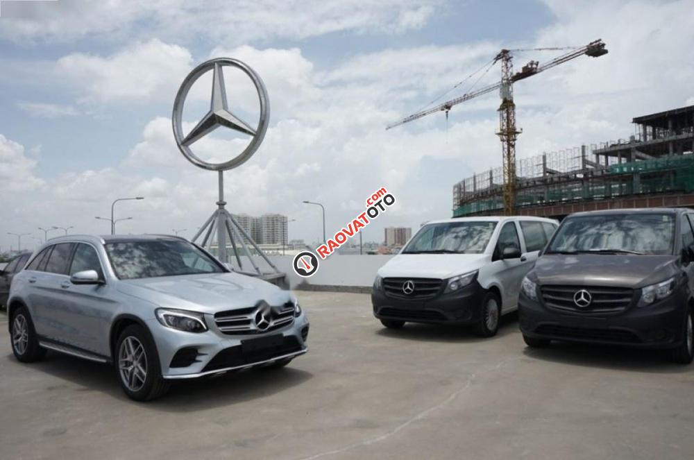 Cần bán xe Mercedes GLC 300 4Matic năm 2017, màu bạc-5