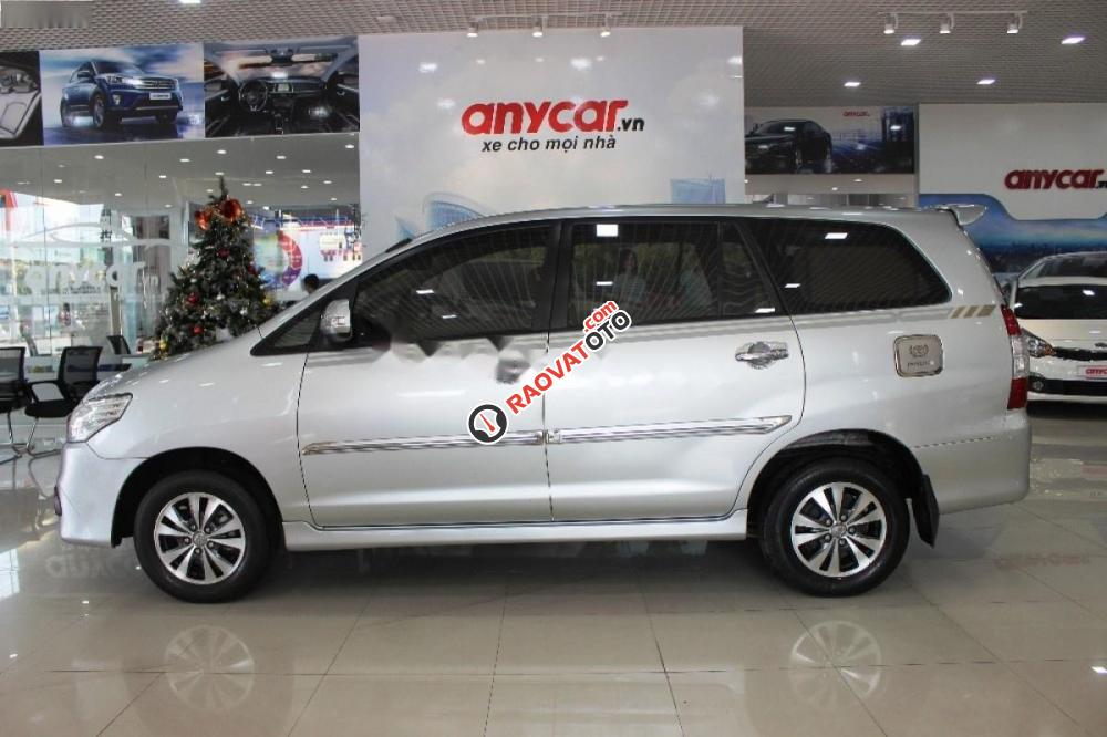 Bán Toyota Innova 2.0E MT đời 2016, màu bạc số sàn-2