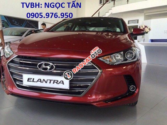 Bán ô tô Hyundai Elantra đời 2018 1.6AT, màu đỏ. Liên hệ hotline: 0905.976.950-2