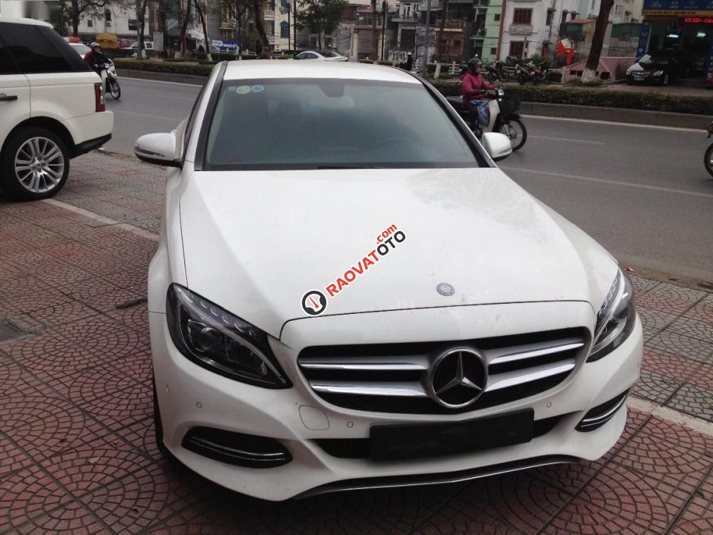 Bán Mercedes C200 sản xuất 2016, màu trắng-1