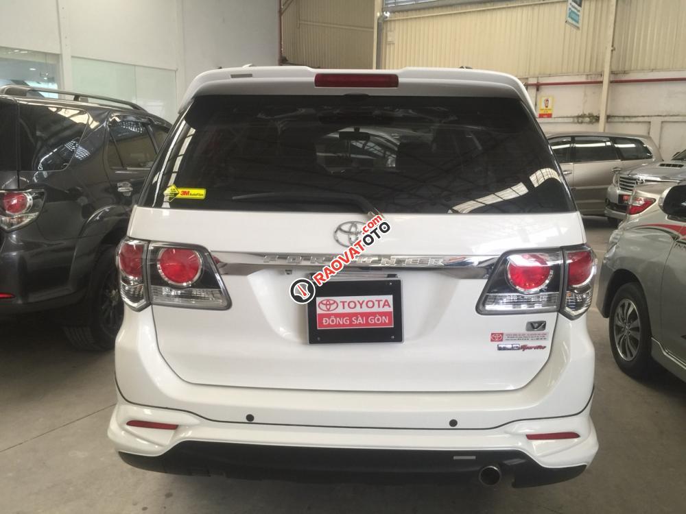 Fortuner máy xăng, 2 cầu, đời 2016, màu trắng-4