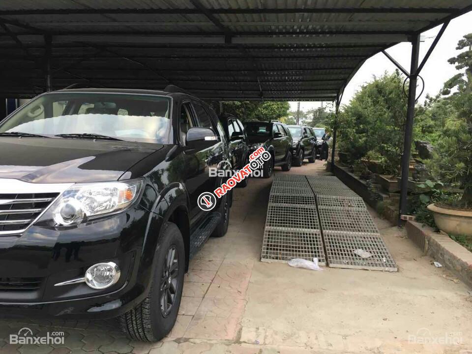 Toyota Fortuner 2017 màu đen - Hỗ trợ mua xe trả góp, thủ tục nhanh gọn/ Hotline: 0973.306.136-14