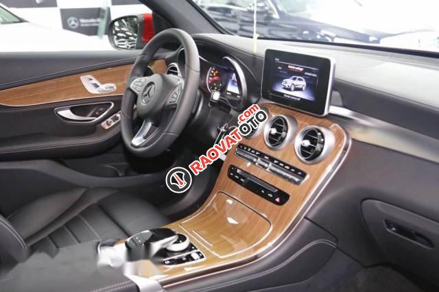 Bán Mercedes GLC 250 đời 2017, màu trắng-1