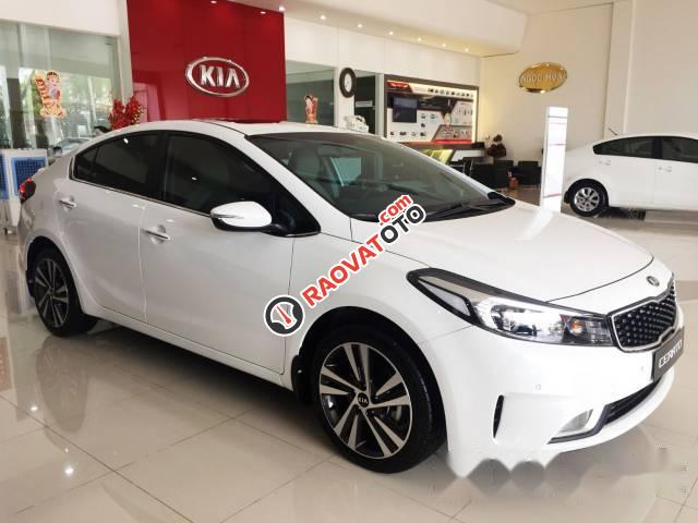 Cần bán Kia Cerato đời 2017, màu trắng, 569tr-2