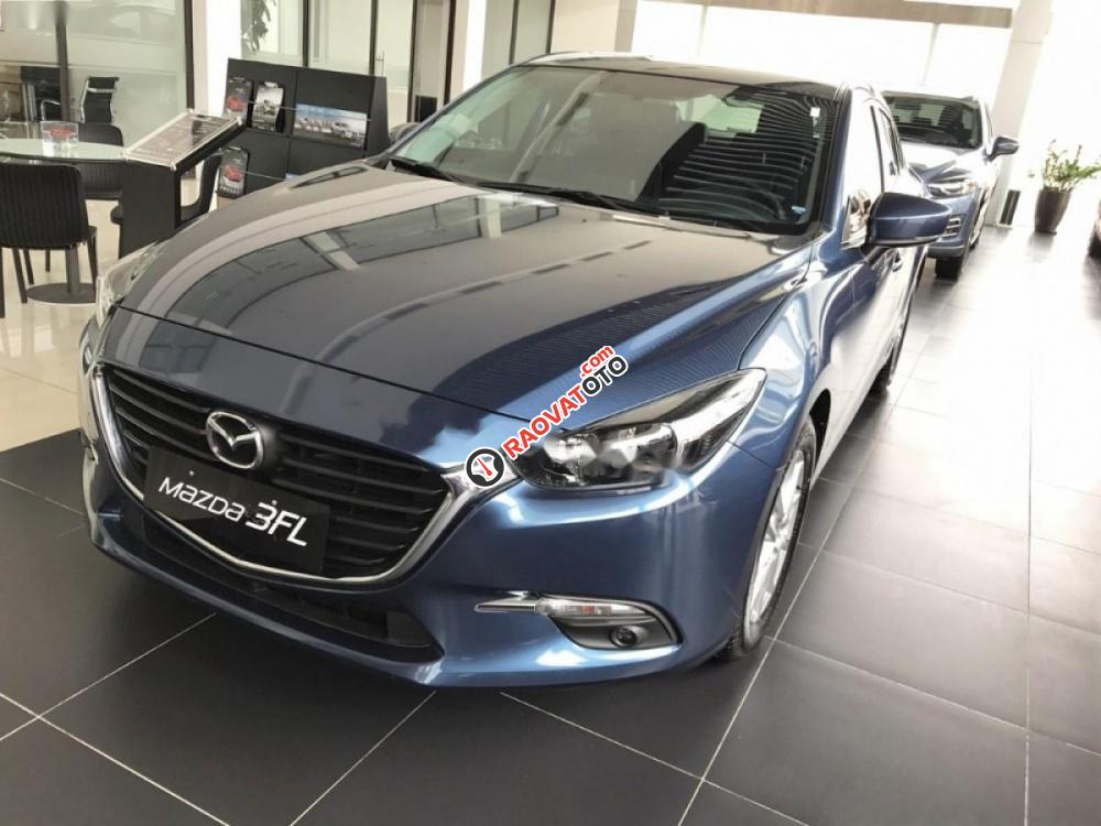 Cần bán Mazda 3 1.5L Facelift đời 2017, màu xanh-6