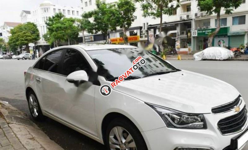 Cần bán lại xe Chevrolet Cruze LTZ 1.8 AT đời 2016, màu trắng xe gia đình, giá 520tr-1